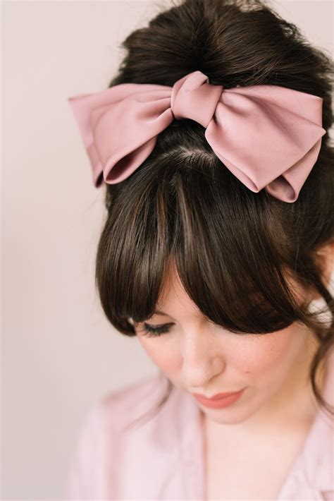 The Hair Accessory Im Currently Obsessed With Keiko Lynn Vintage Hair Bows Bow Hairstyle