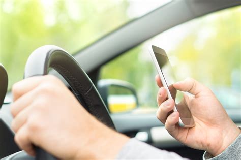 Guide To Avoiding Distracted Driving