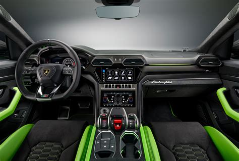 2021 Lamborghini Urus Suv Gets New Pearl Capsule Design Edition