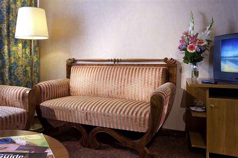 Whether on a family holiday or on business, you are welcome to stay at newly renovated mercure budapest castle hill, located only 4 metro stations away from the city center. Mercure Budapest Castle Hill 4*