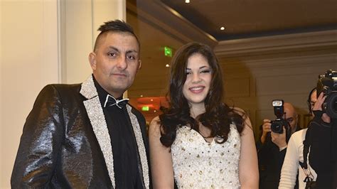 So, how much is evelin gaspar. Vadiúj luxusautóval ünnepelte Gáspár Evelin a 26 ...