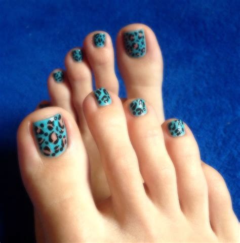 Cheetah Print Toe Nails