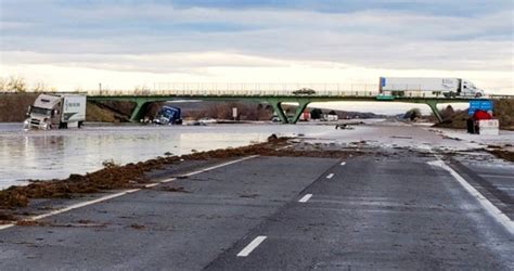 Flooding Inundates Pacific Northwest Major Highway Closed Breitbart