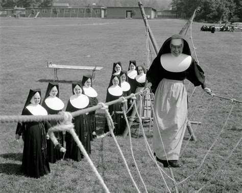 Image toned to match the era. Nuns Nuns Nuns! Here Are 25 Vintage Pictures of Nuns ...