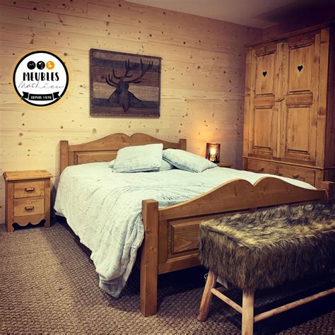 Pin massif, miel antique et graphite. Lit en pin massif huilé 140 x 190