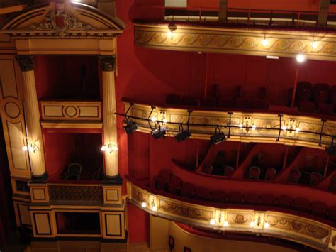 Théâtre De Douai En France Salle De Spectacle Intérieur Salle De