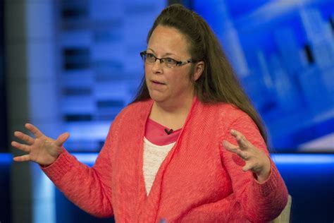 Kim Davis Can Be Sued For Refusing To Issue Marriage Licenses To Same Sex Couples Appeals Court