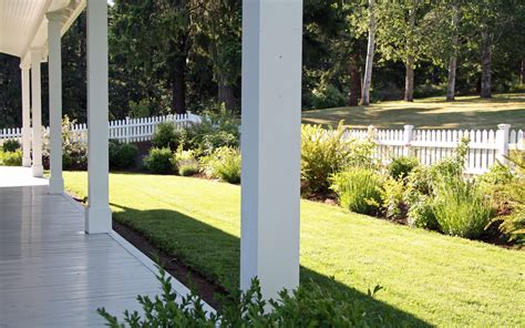 Fence line landscaping is an art many homeowners should think about trying when giving their yards a facelift. In the Fields : Building Our Fence
