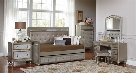 But if you have your heart set on an. Bling Game Daybed Bedroom Set - Kids Room Sets - Kids and ...