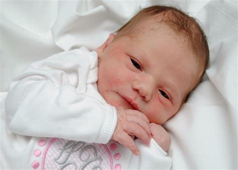 Baby Steps: Hospital Newborn Pics Finally Here