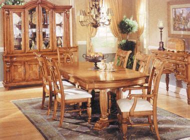 Si la madera no encaja en un motivo particular, entonces hay mesas hechas de muchos tipos de metal. juego de comedor clasicos - Buscar con Google | Furniture ...