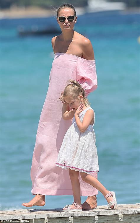 Natasha Poly And Daughter Aleksandra Relax In St Tropez Daily Mail Online