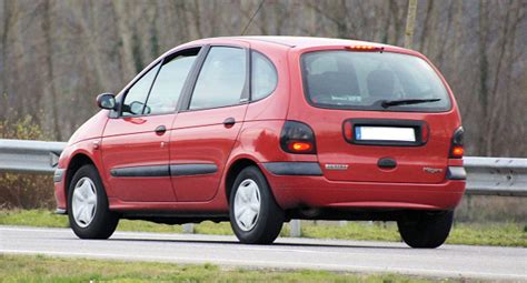 Découvrez la panoplie d'amortisseurs et coupelles d'amortisseurs par norauto ! Histoire du Renault Scenic : / Scenic 1