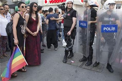 Trotz Verbots Gay Pride Marsch In Istanbul Geplant