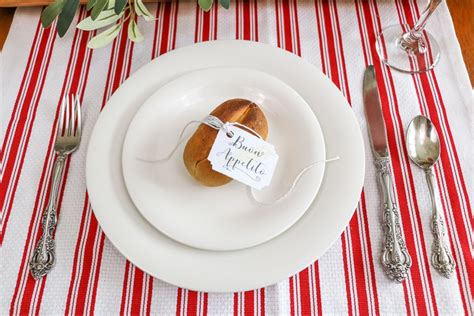 The exception is the oyster (or seafood) fork, which may be placed to the right of the last spoon even when it is the fourth utensil to the right of the plate. ITALIAN DINNER TABLE SETTING DECORATION IDEA