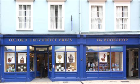 3 Beautiful Oxford Bookshops