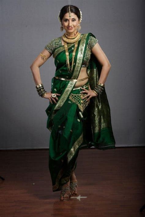 Forest Green Nauvari Saree Marathi Bride Saree Draping Styles Saree