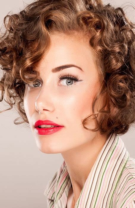 Short Vintage Curls Hairs