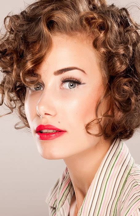 You can begin with a voluminous bob and transform it into a muddled and wavy course, which will doubtlessly have all men stopping people in their tracks your direction. 29 EASY HAIRSTYLES FOR SHORT CURLY HAIR - Hairs.London