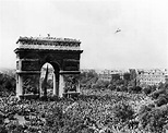 Zweiter Weltkrieg : So feierte Paris die Befreiung - WELT