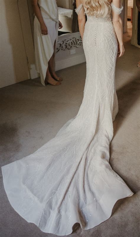 Renowned as one of australia's top bridal couturiers, pallas' exquisite gowns sculpt, caress and. Pallas Couture Diorella Preloved Wedding Dress Save 47% ...