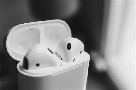 Are Airpods Noise Cancelling Whats The Hype With Apples Airpods