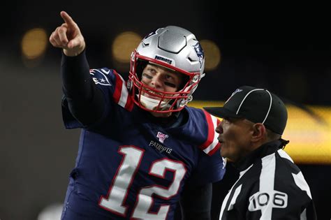 Patriots Chiefs Refereeing Pats Upset With Officials Calls In 23 16 Loss