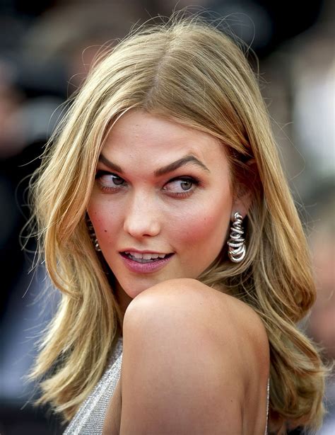 Karlie Kloss Wears Literally Five Garments At One Time Celebrity Skin Blonde Balayage Hair