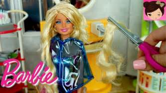 cutting barbies hair in toy beauty salon cut and style dolls titi toys youtube