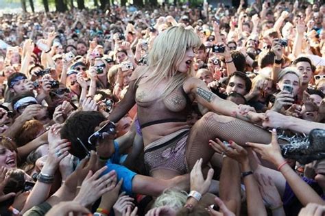 Lady Gaga Crowd Surf Mega Porn Pics