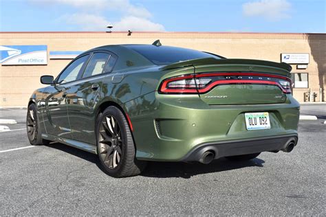 2018 Dodge Charger Srt Hellcat Review Can A 707 Hp Sedan Be A Daily Driver