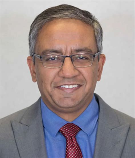 Farrukh Pasha Md Board Certified Rheumatologist In Glendale And
