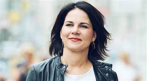 Check out the latest pictures, photos and images of annalena baerbock. Annalena Baerbock kommt nach Teltow - Stadt-Blatt Verlag