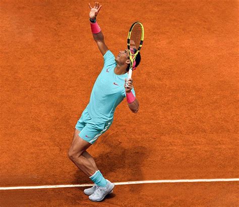 A partir de las 15.00 horas, en la nueva philippe chatrier, con techo retráctil por si aparece la lluvia, saltarán a la arena novak djokovic y rafael nadal. Rafael Nadal Outfits for Roland Garros 2020 | Tennis Shot