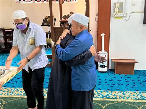 Tuan Ibrahim Tuan Man On Twitter Singgah Solat Berjemaah Di Masjid