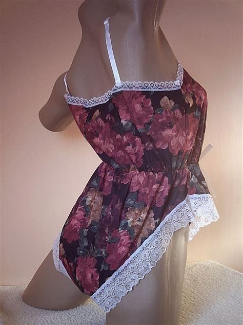 Pretty Ladies Vintage Style Floral Teddy Lingerie Polyester Lace