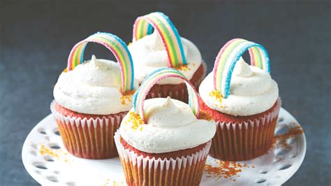 End of the rainbow is a musical drama by peter quilter, which focuses on judy garland in the months leading up to her death in 1969. Mima Sinclair: Over the Rainbow Cupcakes Recipe