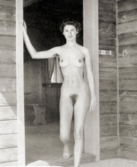 Vintage Nude Trinolla