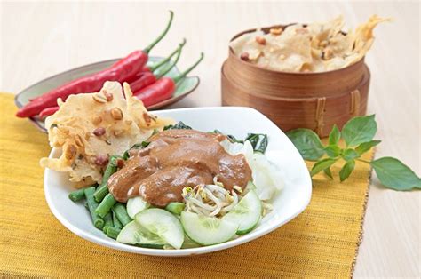 Lihat juga resep pecel sayur bumbu kacang enak lainnya. Cara Bikin Bumbu Pecel Wangi Daun Jeruk Ala Pedagang ...