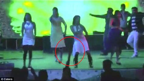 Pregnant Dancer Is Blasted To Death With A Shotgun At An Indian Wedding Daily Mail Online
