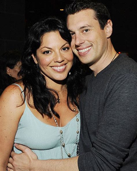 41 Year Old Sara Ramirez S Sexuality In Grey S Anatomy Husband And Her Relationship With