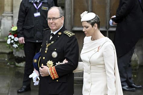 Le Prince Harry Avec La Princesse Eugenie Charlène De Monaco Au Bras D