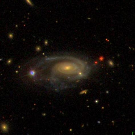 Galaxia Espiral Barrada 2608 Biogeomundo Los Secretos Del Universo La Galaxia Con Un