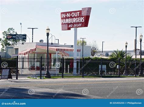 Replica Of The Original And Famous In N OUT Burgers Editorial Image Image Of Located