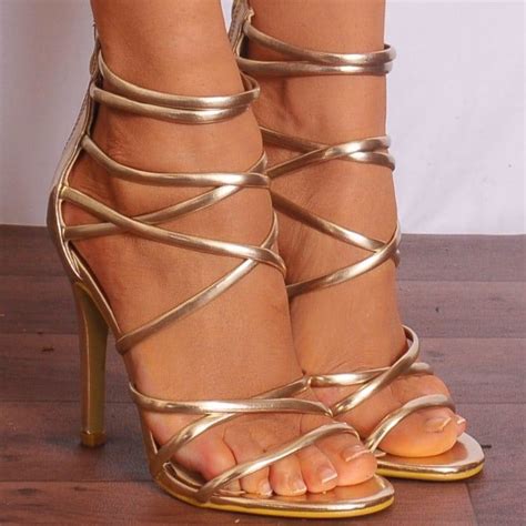 Shoe Closet Ladies Ed21 Gold Metallic Strappy Sandals Peep Toes High