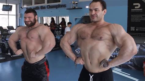 Russian Bodybuilders Posing At Gym Youtube