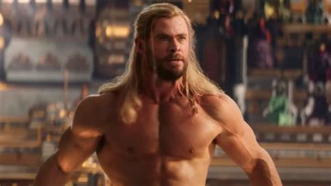 Por Qu Aparece Chris Hemsworth Desnudo En Thor Taika Waititi Lo