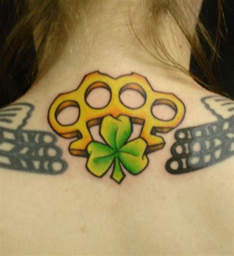 Collin Kasyans Tattoo Portfolio Tattoo Color Brass Knuckles With Clover