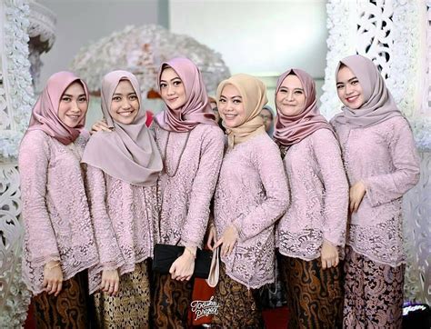 3 model dress tulle hijab yang elegan dipakai kondangan. Pin di Hijab