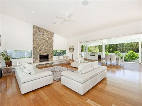 How to paint a ceiling with resene spacecote flat. 1 Banksia Avenue, Noosa Heads, Qld 4567 | House design ...
